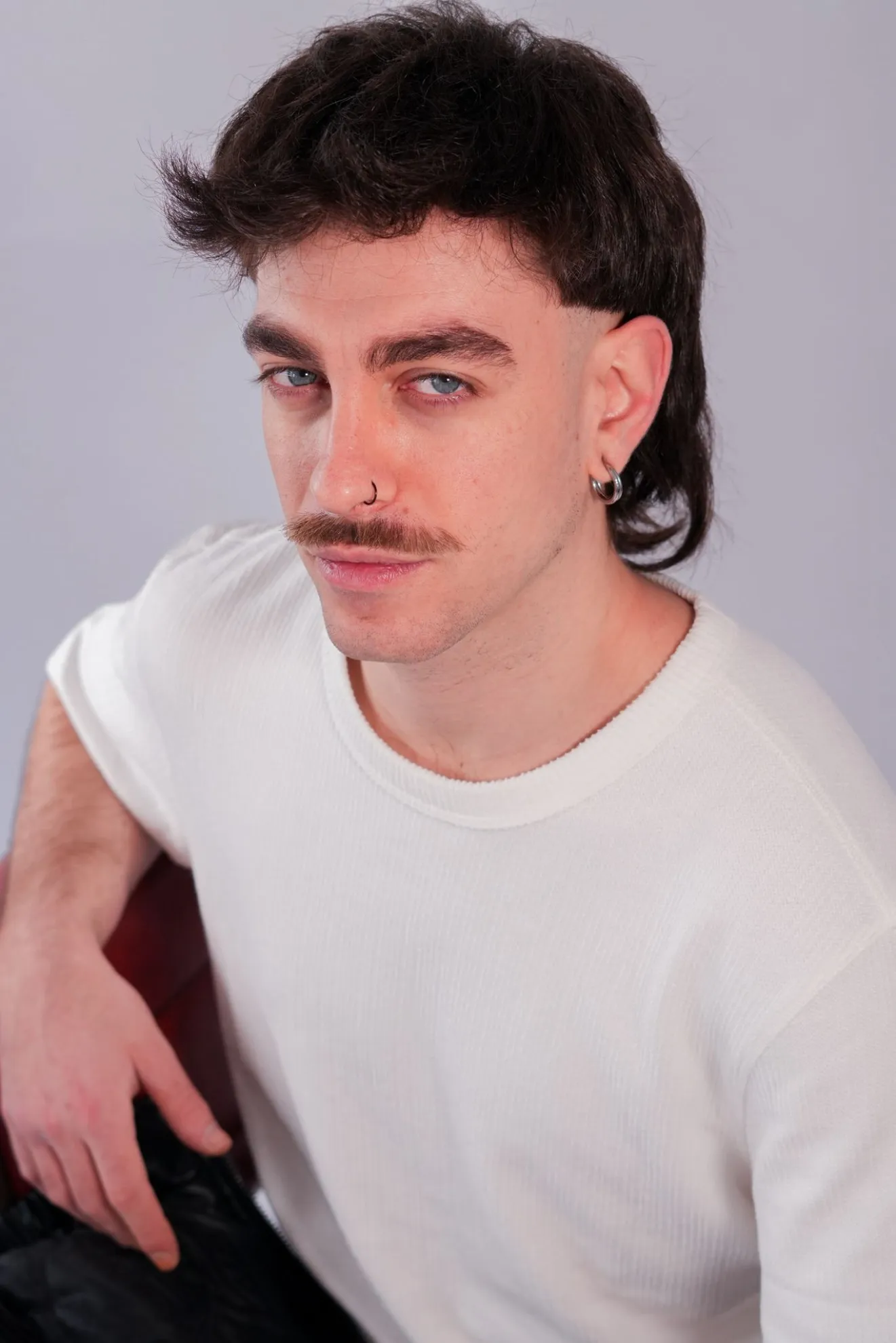 Retrato masculino de autor en estudio, León